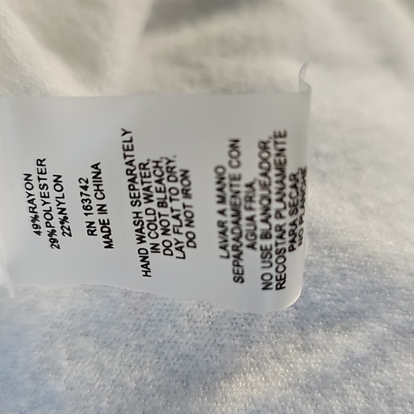 ❣️Valentines Sweater Cream with Red Heart Pattern, Womens Medium - Picture 5 of 5